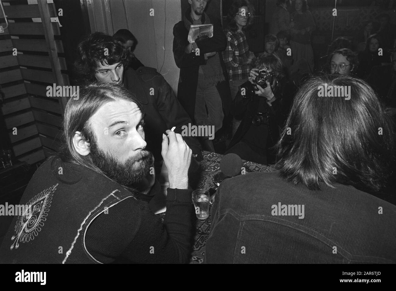 Dutchman Harm Dost aus dem deutschen Gefängnis, zurück in Arnheim Datum: 18. Februar 1977 Ort: Arnhem Schlagwörter: Gefängnisse Personenname: Harm Dost Stockfoto