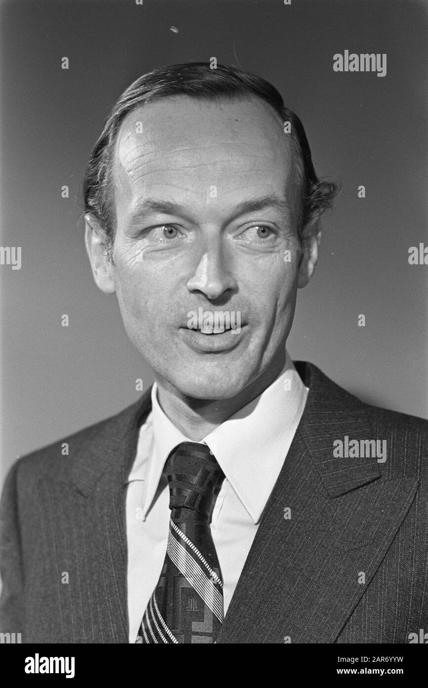 Neuer Vorsitzender CHU während der Sitzung in Amersfoort gewählt; neuer CHU-Vorsitzender L. M. van Leeuwen (Überschrift) Datum: 19. November 1977 Schlüsselwörter: Sitzungen, Vorsitzende persönlicher Name: L. M. van Leeuwen Institutionname: Chu Stockfoto