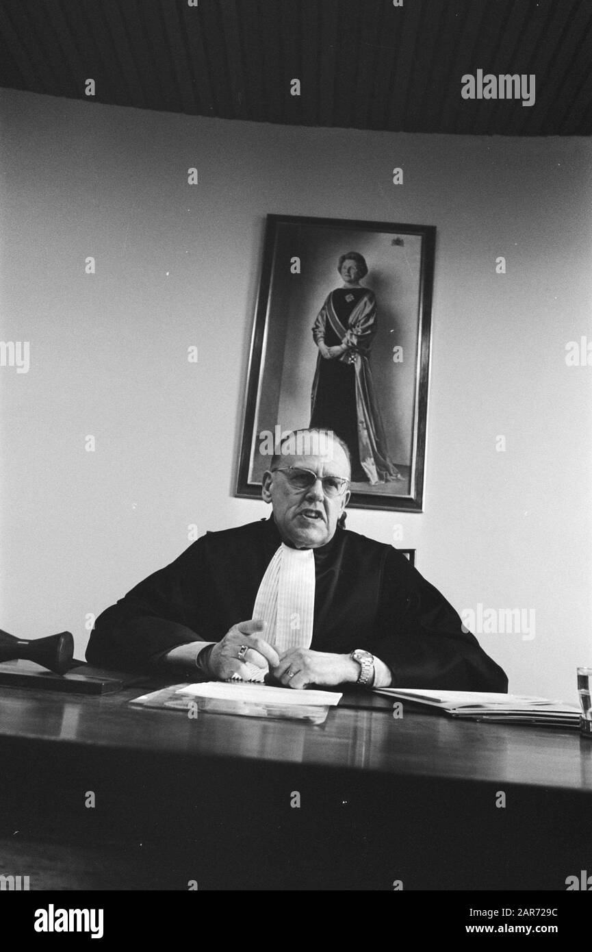Unternehmer in Molkerei- und Fleisch- und Lebensmittelverbänden wiederum für den Utrechter gerichtspräsidenten; präsident Gericht mr. Van Dijk Datum: 22. Februar 1977 Ort: Utrechter Schlüsselwörter: ENTREENDERS, Präsidenten Stockfoto
