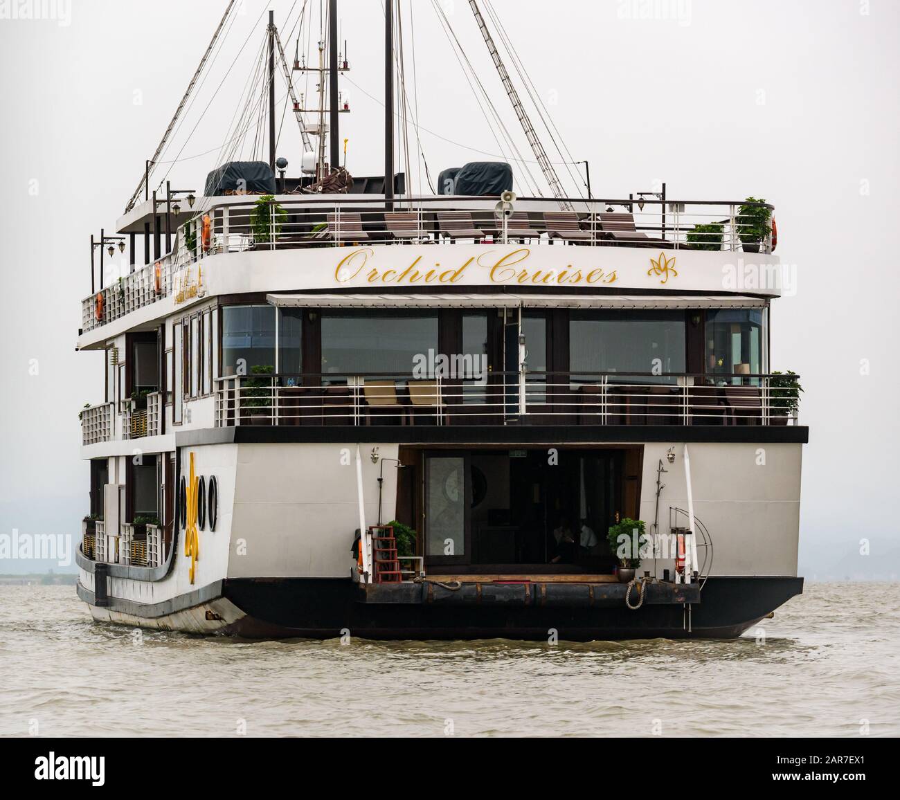 Heckgangway, Orchid Cruise Ship, Halong Bay, Vietnam, Asien Stockfoto