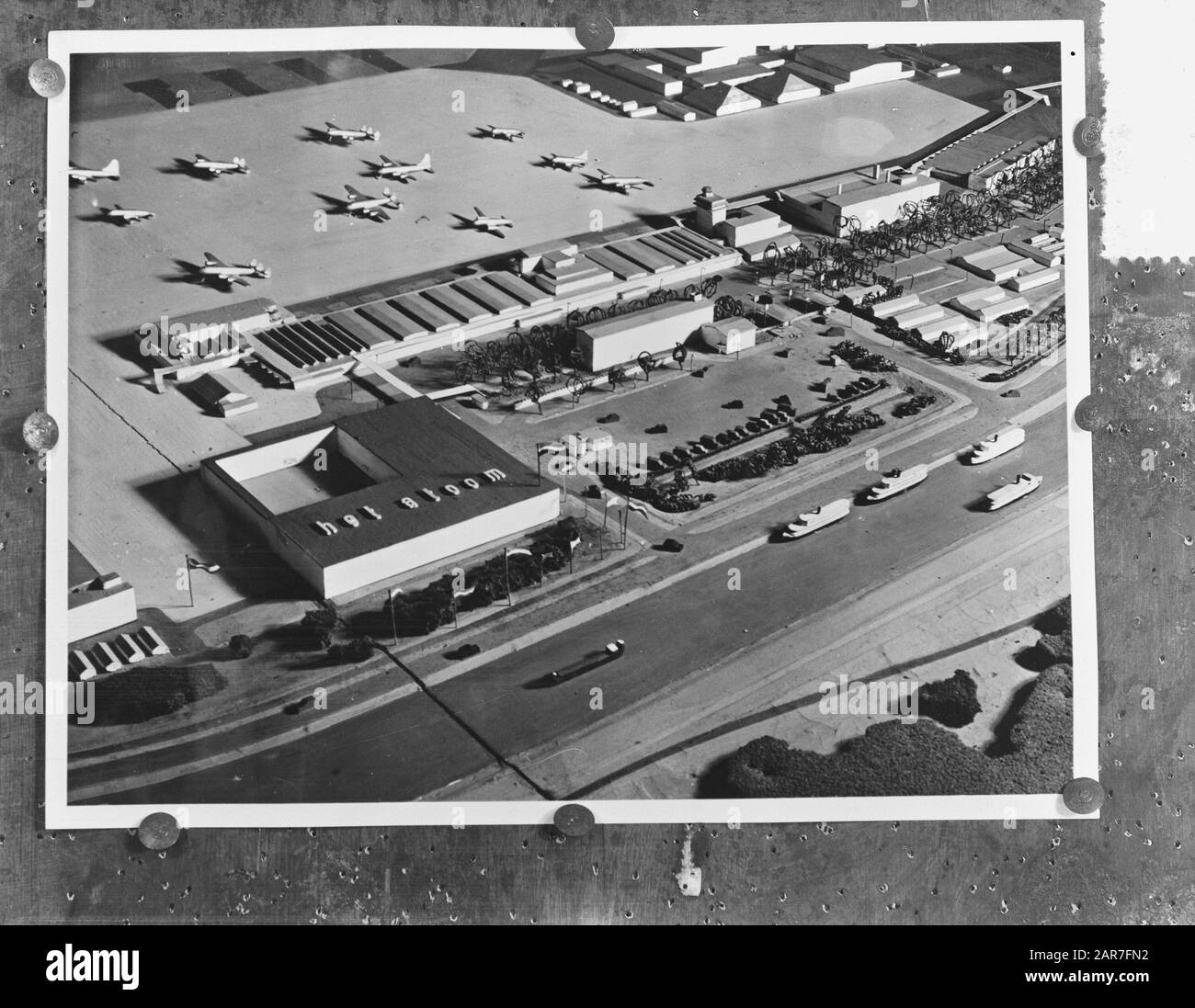 Maquette Ausstellung Het Atom Schiphol Datum: 2. November 1956 Ort: Noord-Holland, Schiphol Schlüsselwörter: Modelle, Ausstellungen Stockfoto