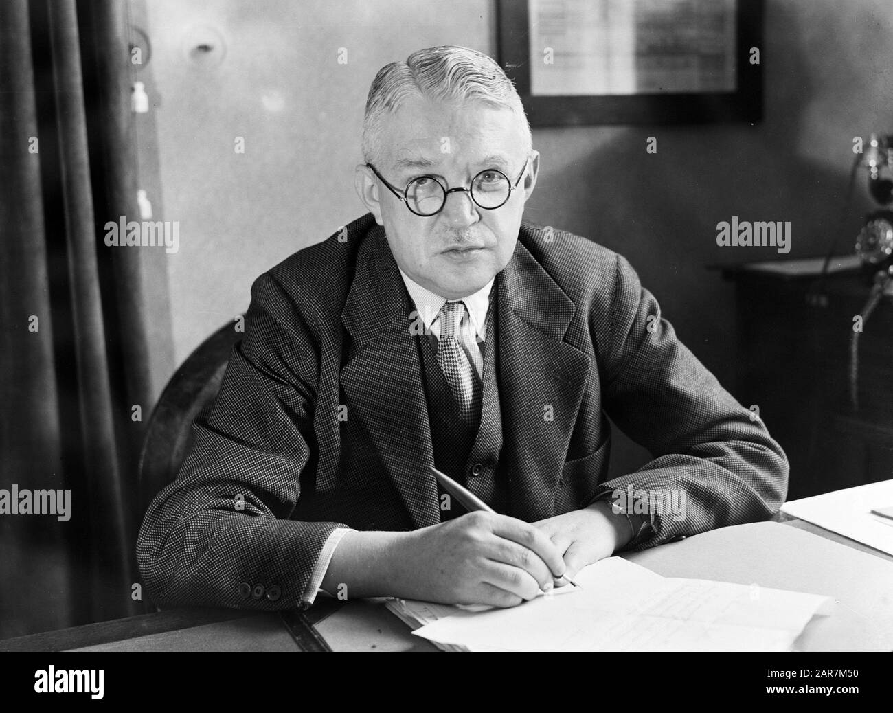 Reise nach Polen Porträt eines unbekannten herrn Datum: 1936 Ort: Polen Schlüsselwörter: Porträts Name Der Einrichtung: Radio Polski Stockfoto