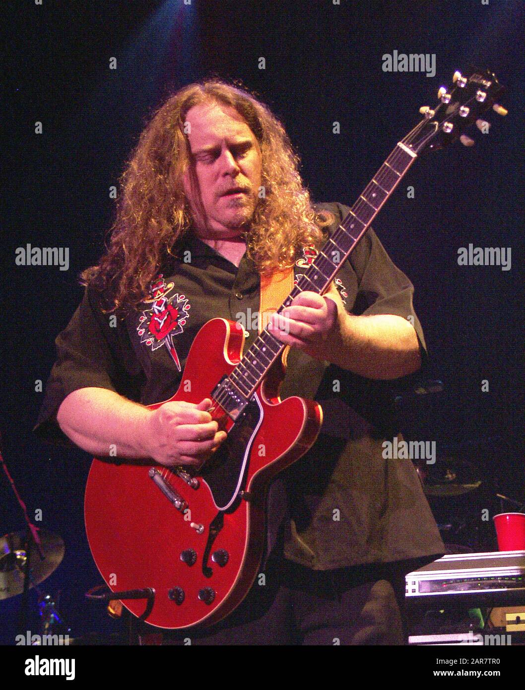 September: Warren Haynes von Allman Brothers Band tritt am 2. September 2002 im Lakewood Amphitheatre in Atlanta, Georgia auf. Kredit: Chris McKay / MediaPunch Stockfoto