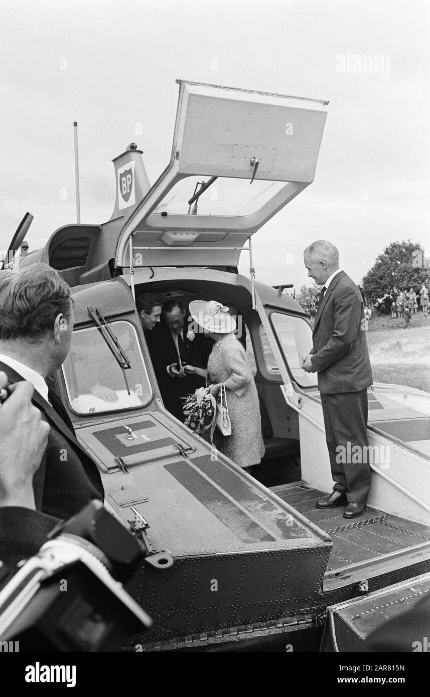 Prinzessin Margaret, Lord Snowdon und Prinz Bernhard im Hoovercraft geht Prinzessin Margaret in das Hoovercraft-Datum: 17. Mai 1965 persönlicher Name: Bernhard, Prinz, Hoovercraft, Margaret, Prinzessin von Großbritannien Stockfoto