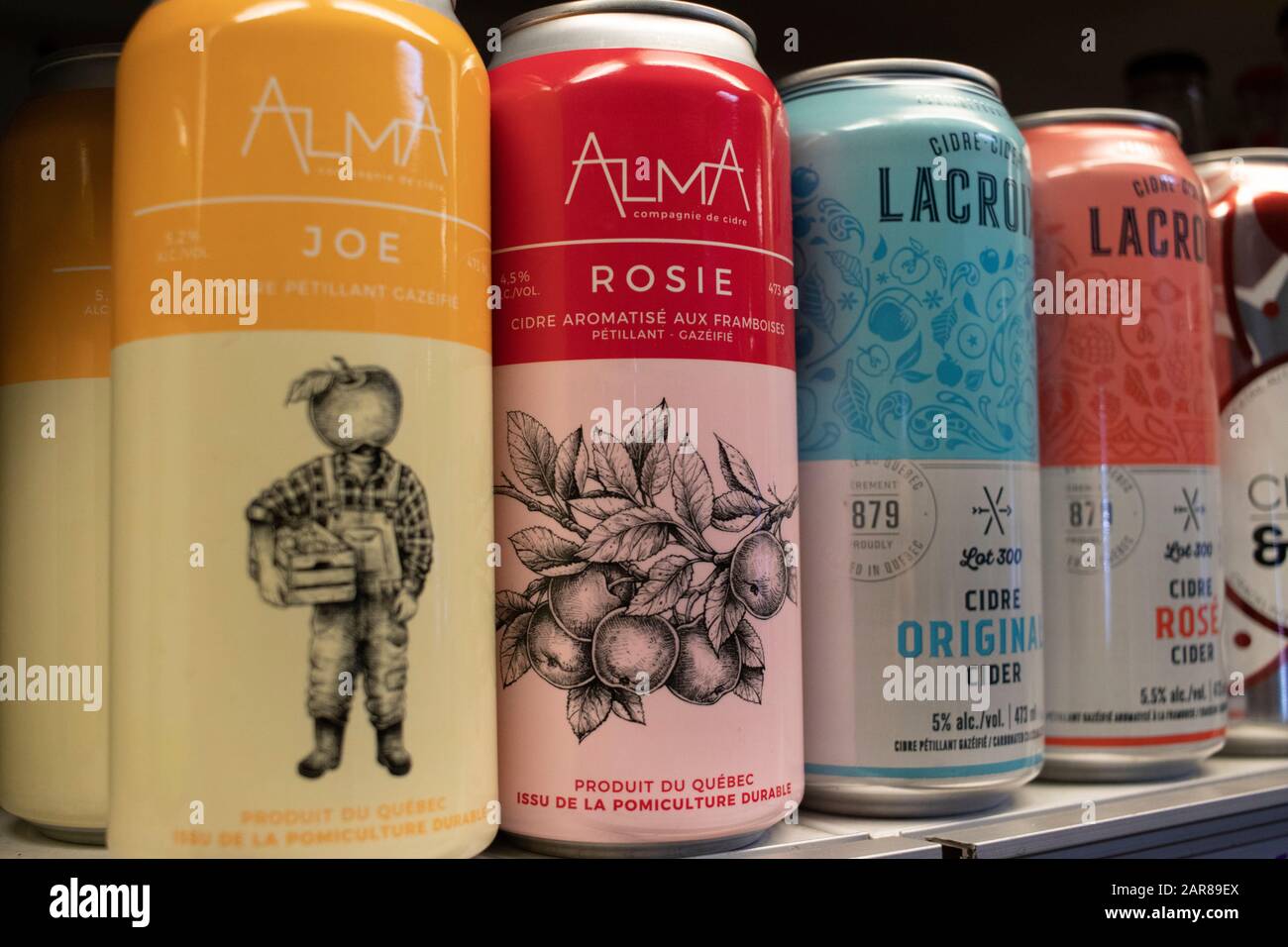 25. Januar 2019 - Montreal, Qc, Kanada: Auswahl von Alma und Lacroix Hard Cider Dosen Display, Handwerk canadian Quebec Cidery Cideeries Stockfoto