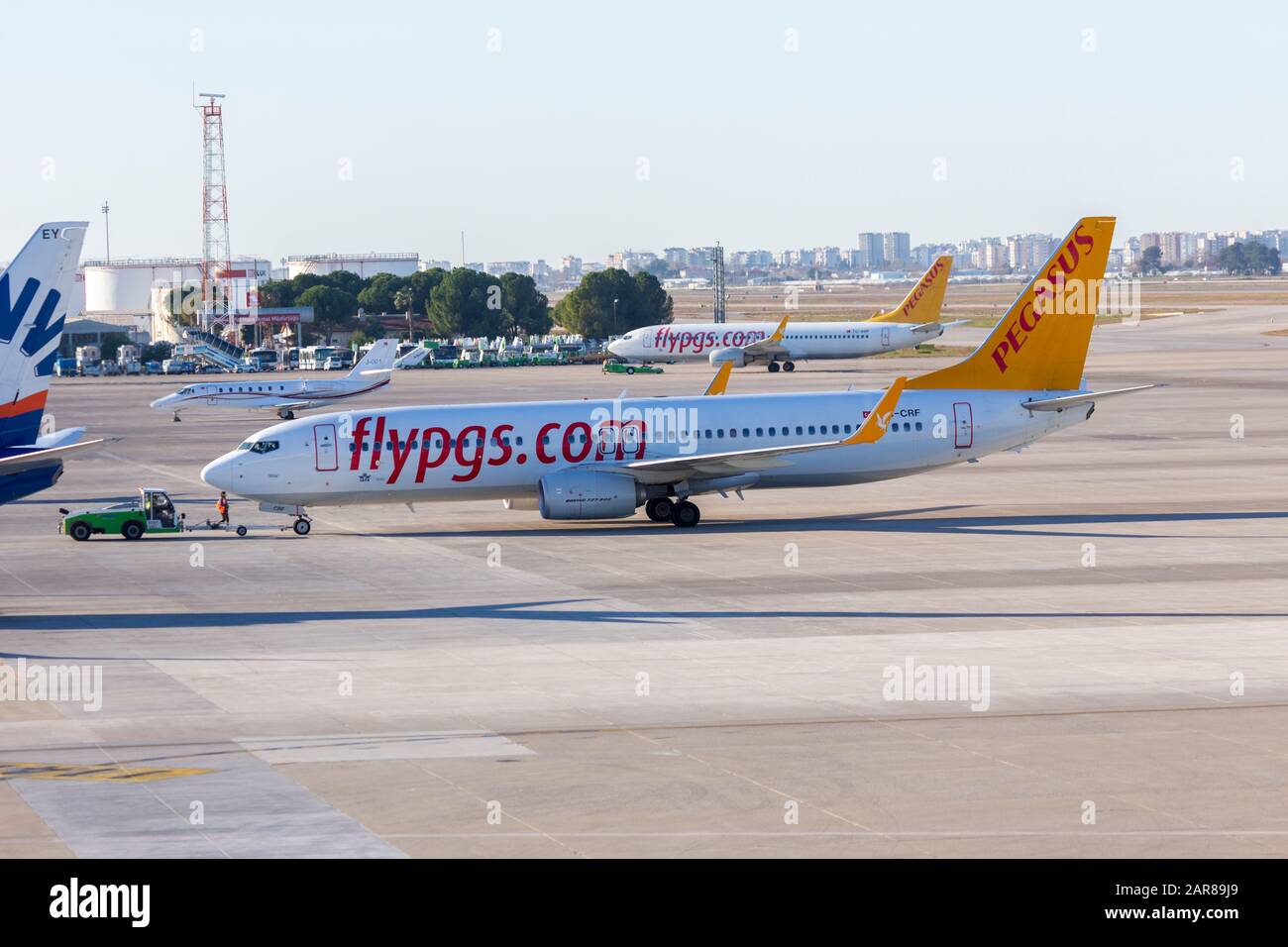 Antalya/TÜRKEI - 24. JANUAR 2020: Boing 737- 800 von Pegasus Airline auf Rückschlag in Antalya, Türkei. Stockfoto