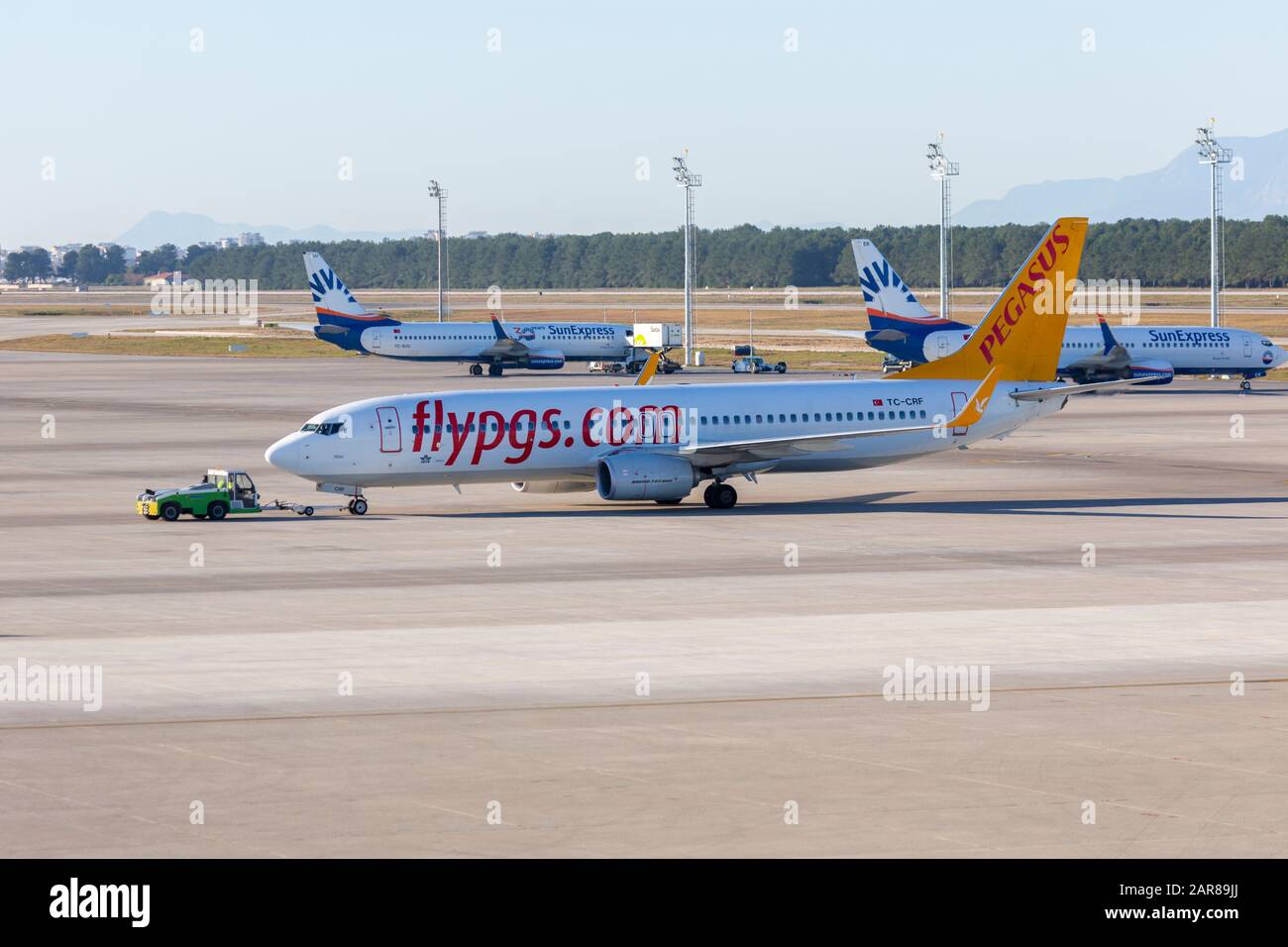 Antalya/TÜRKEI - 24. JANUAR 2020: Boing 737- 800 von Pegasus Airline auf Rückschlag in Antalya, Türkei. Stockfoto