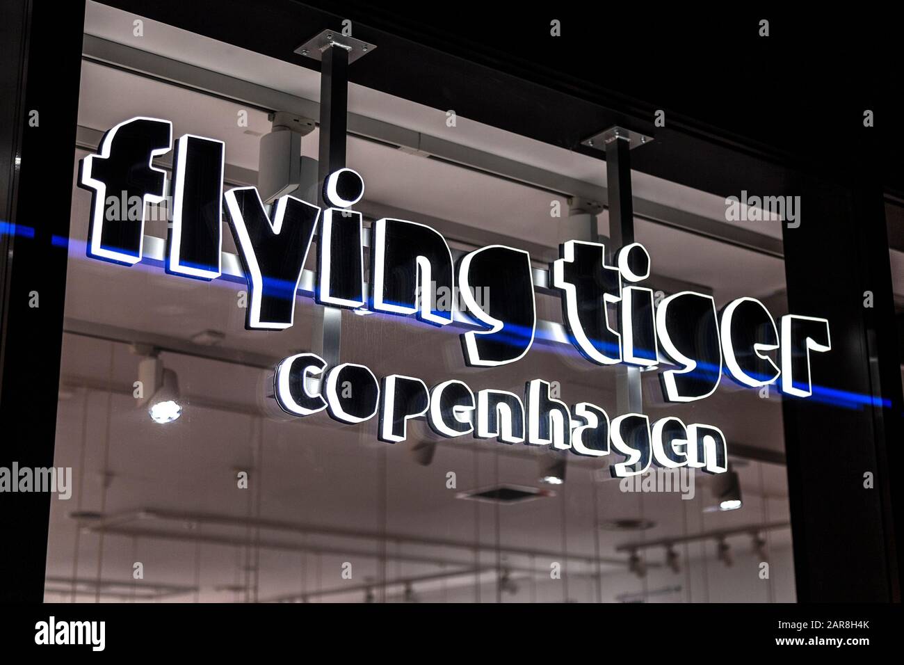 Flying Tiger Copenhagen Store Logo, London, Großbritannien Stockfoto
