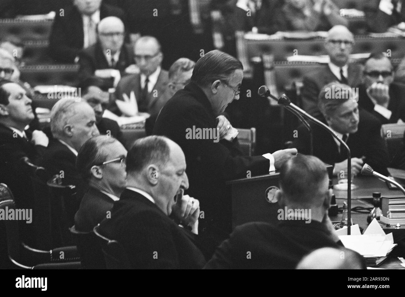 Antwort der Regierung der zweiten Kammer Datum: 10. Oktober 1968 Stichwörter: Name der Regierungseinrichtung: Zweite Kammer Stockfoto
