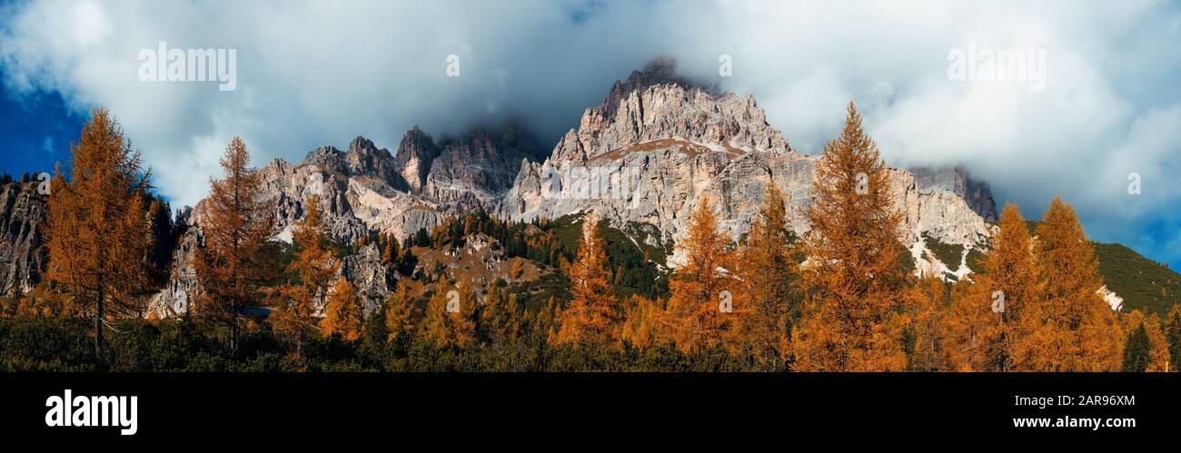 Naturlandschaften in den Dolden in Norditalien Stockfoto