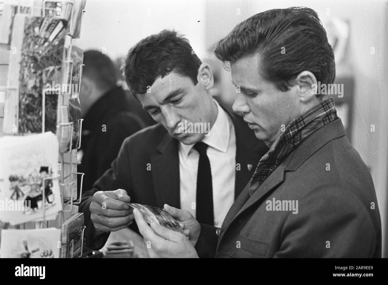 Ajax Fussballverein Schwarzweiss Stockfotos Und Bilder Alamy