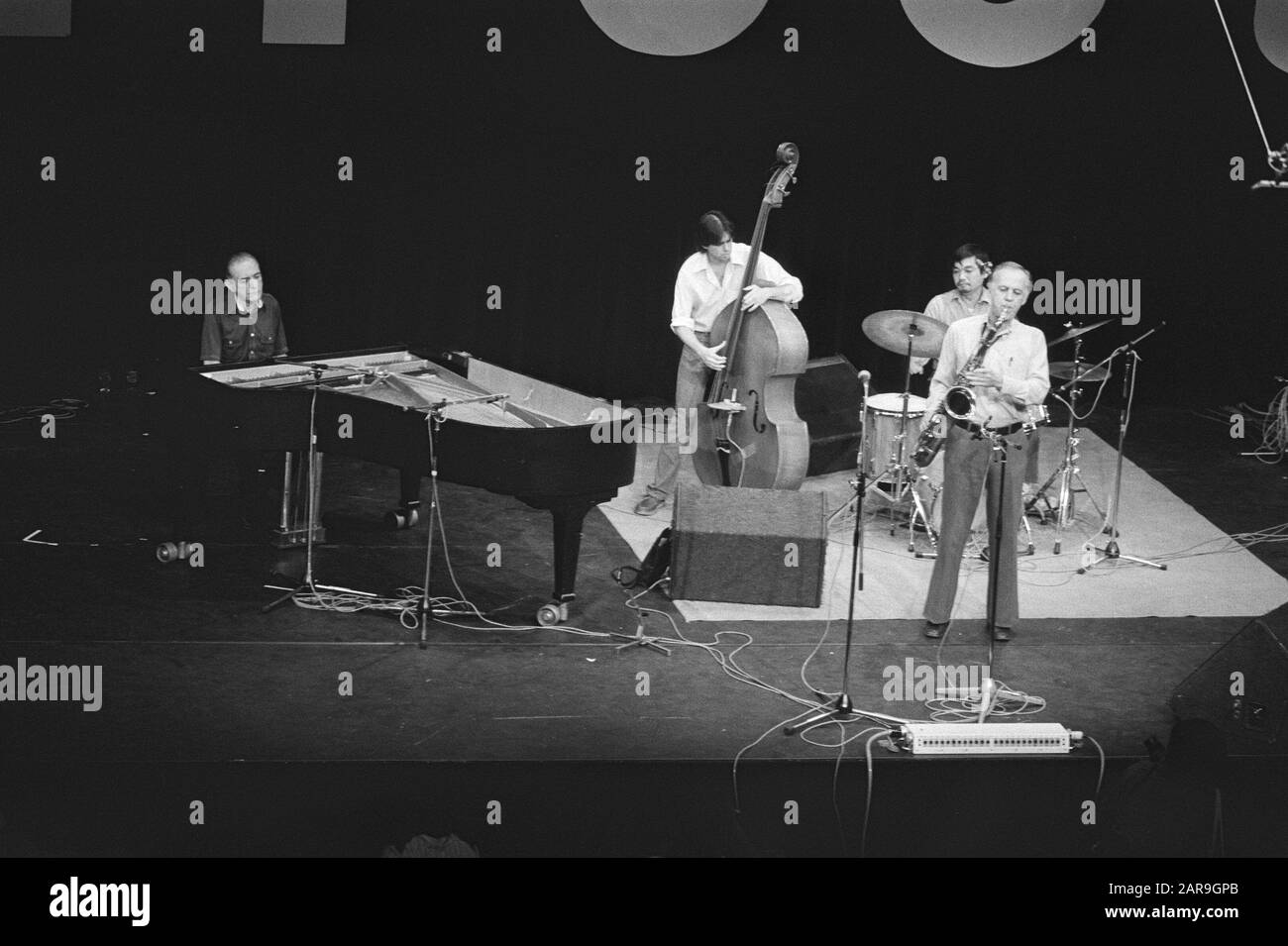 Internationales Jazzy Festival im Meervaart in Amsterdam 13.12.14. August Warne Marsh Quartet. Von l. n.r: SAL Mosca, Klavier; Frank Canino, Bass; Taro Akomoto, Schlagzeug und Warne Marsh, Tenorsaxophon. August 1982; Stockfoto