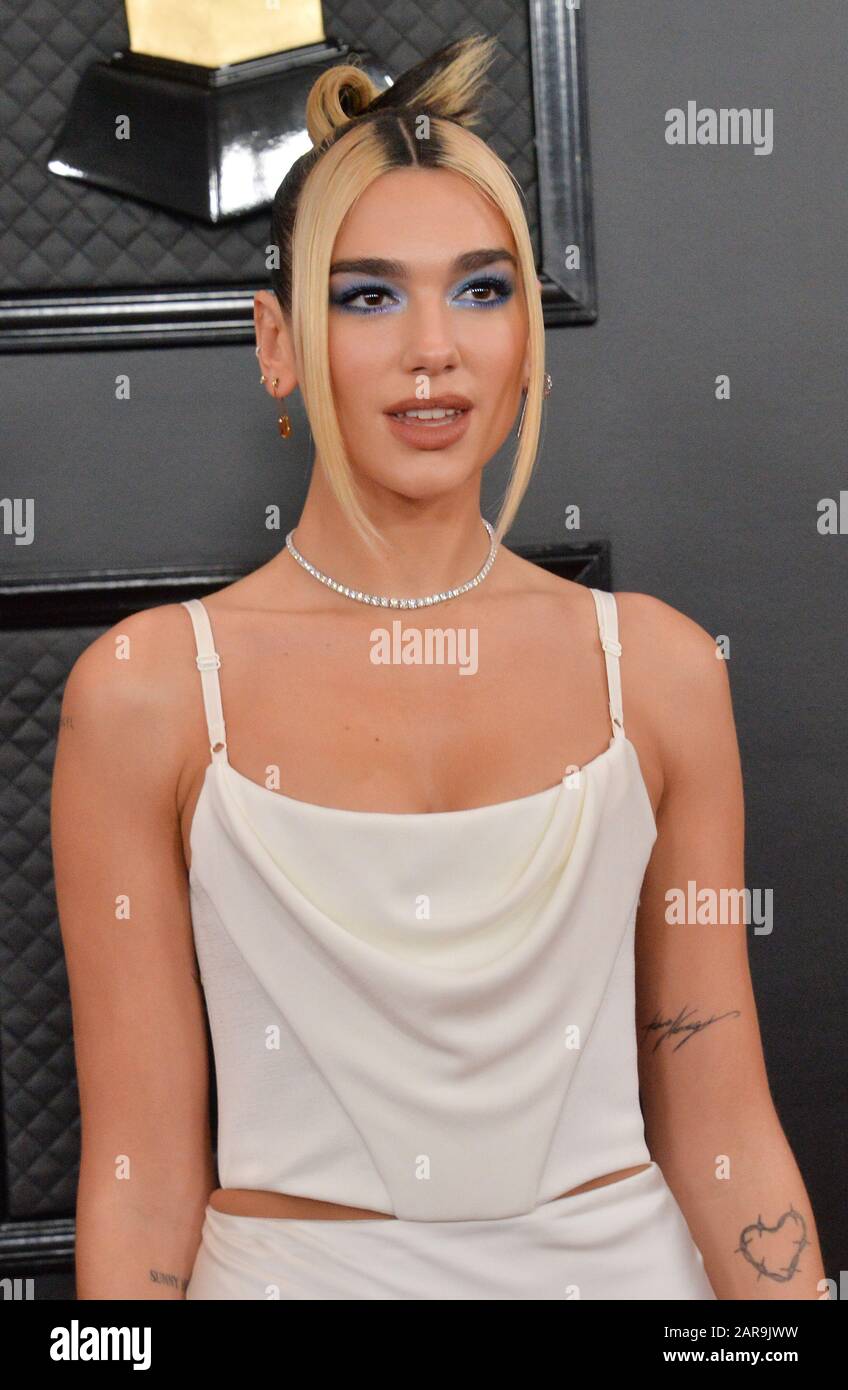 Los Angeles, USA. Januar 2020. Dua Lipa kommt am Sonntag, 26. Januar 2020, zu den 62. Grammy Awards im Staples Center in Los Angeles. Foto von Jim Ruymen/UPI Credit: UPI/Alamy Live News Stockfoto