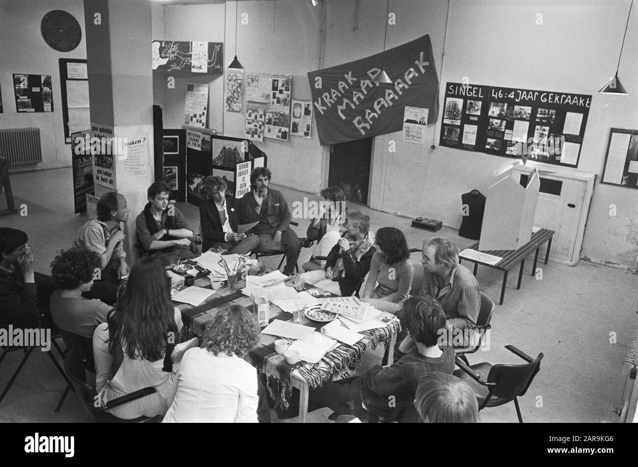 Woningnood; Ausstellungsspekulant der Woche im Hausbesetzer Singel 46 in Amsterdam Datum: 14. april 1980 Standort: Amsterdam, Noord-Holland Schlagwörter: Hausbesetzer, Ausstellungen Stockfoto