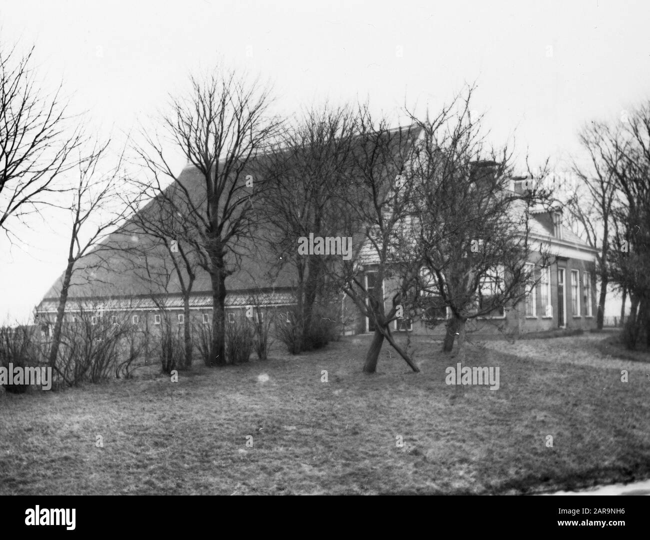 Alte landwirtschaftliche Gebäude, Wohnungen, friesischer Bauernhof Datum: Undatierte Schlüsselwörter: Alte landwirtschaftliche Gebäude, Wohnungen Personenname: Friesischer Hof Stockfoto