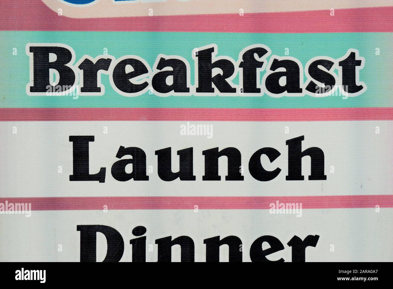 Falsch geschriebene Schilder, Frühstück Zum Mittagsmenü, Sitla Estate, Nainital, Kumaon, Uttarakhand, Indien, Asien Stockfoto