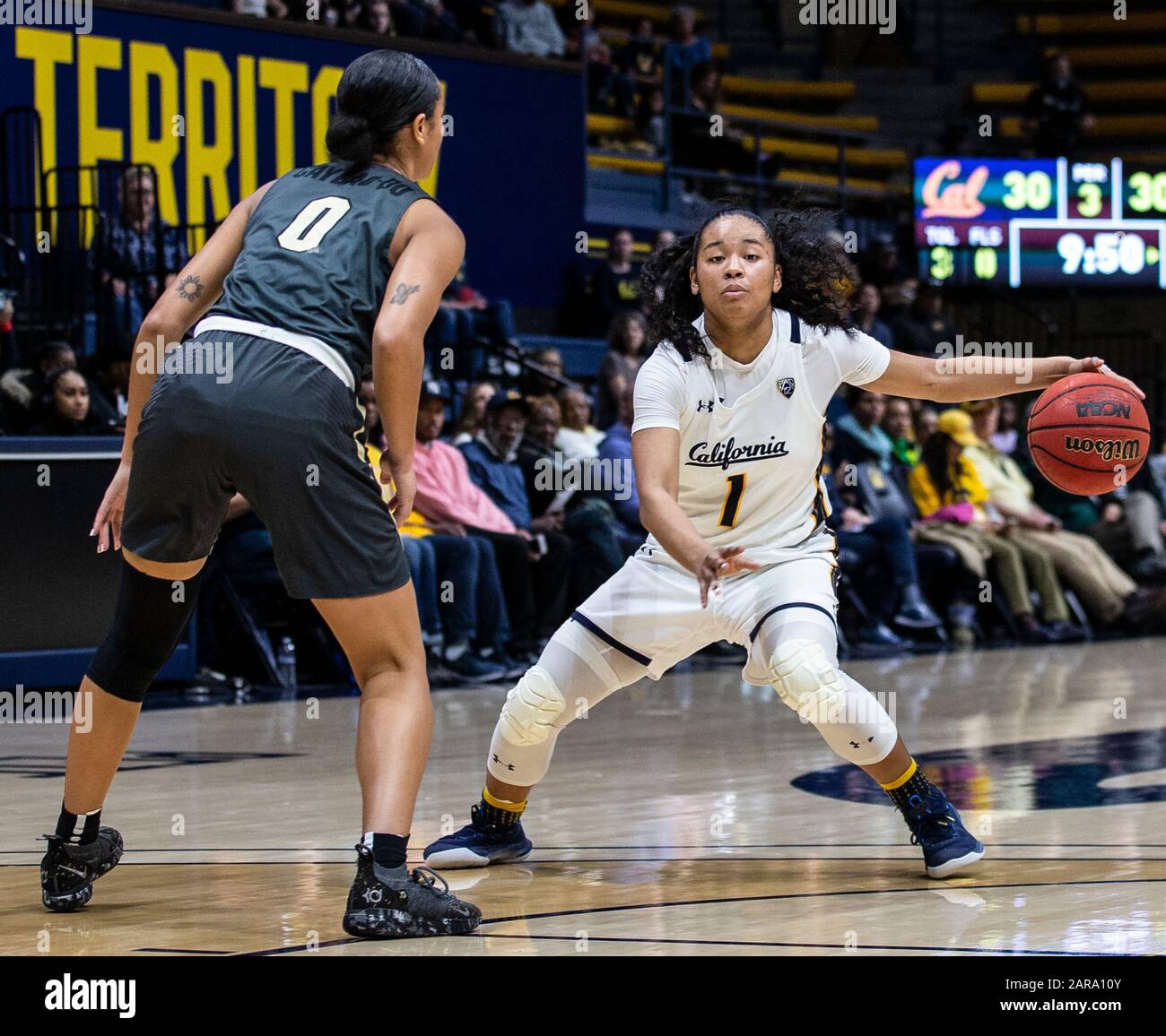 Berkeley, CA U.S. 26. Januar 2020. A. California Golden Bears Guard Leilani McIntosh (1) spielt während des NCAA Women's Basketball Game zwischen Colorado Buffalo und den California Golden Bears 50-62, das im Hass Pavilion Berkeley Calif verloren wurde. Thurman James/CSM/Alamy Live News Stockfoto