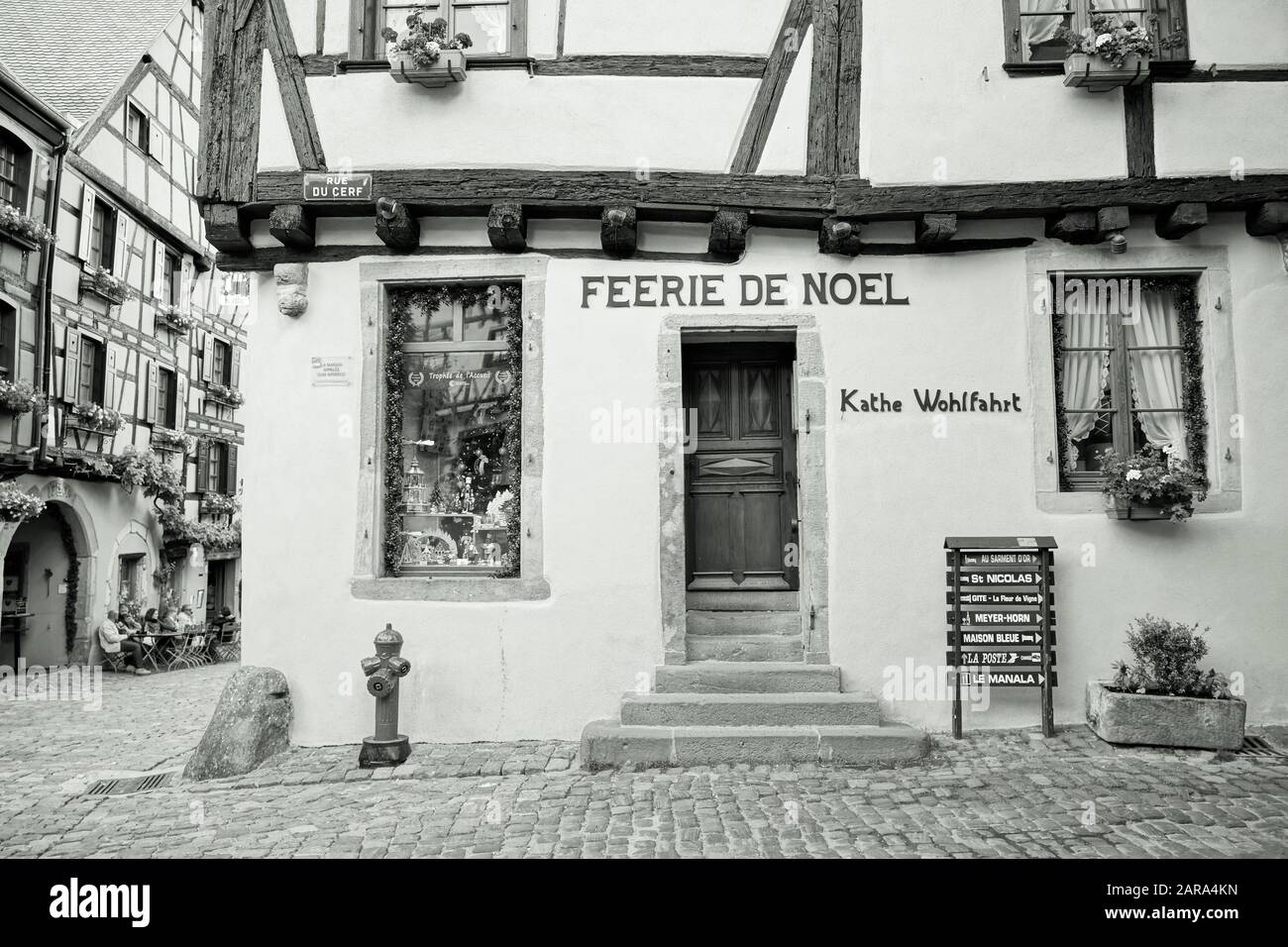 Feerie De Noel, Shop, Old House, Riquewihr, Alsace, Frankreich, Europa Stockfoto