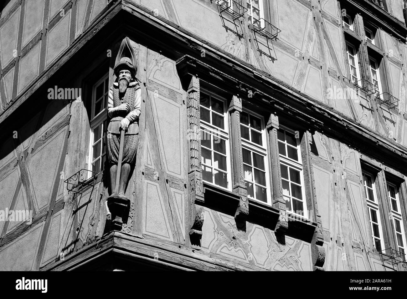 Statue des Menschen, Ecke des Hauses, Colmar, Haut Rhin, Grand EST, Frankreich, Europa Stockfoto