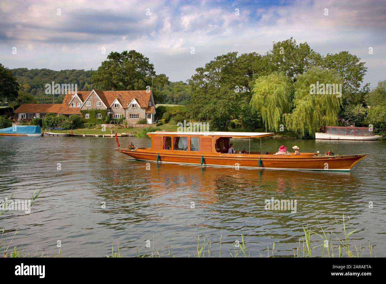 Bootstouren auf der Themse Regatta Week in der Nähe von Henley Oxfordshire UK Juli Stockfoto