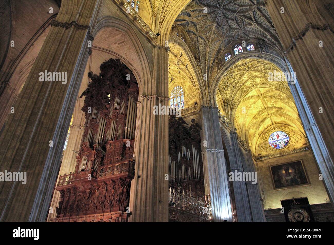Sevilla, Spanien - 5 November, 2012: Innenansicht der Kathedrale von Sevilla in Spanien. Die gotische Kirche wurde 1507 geweiht und ist ein UNESCO-Herita Stockfoto