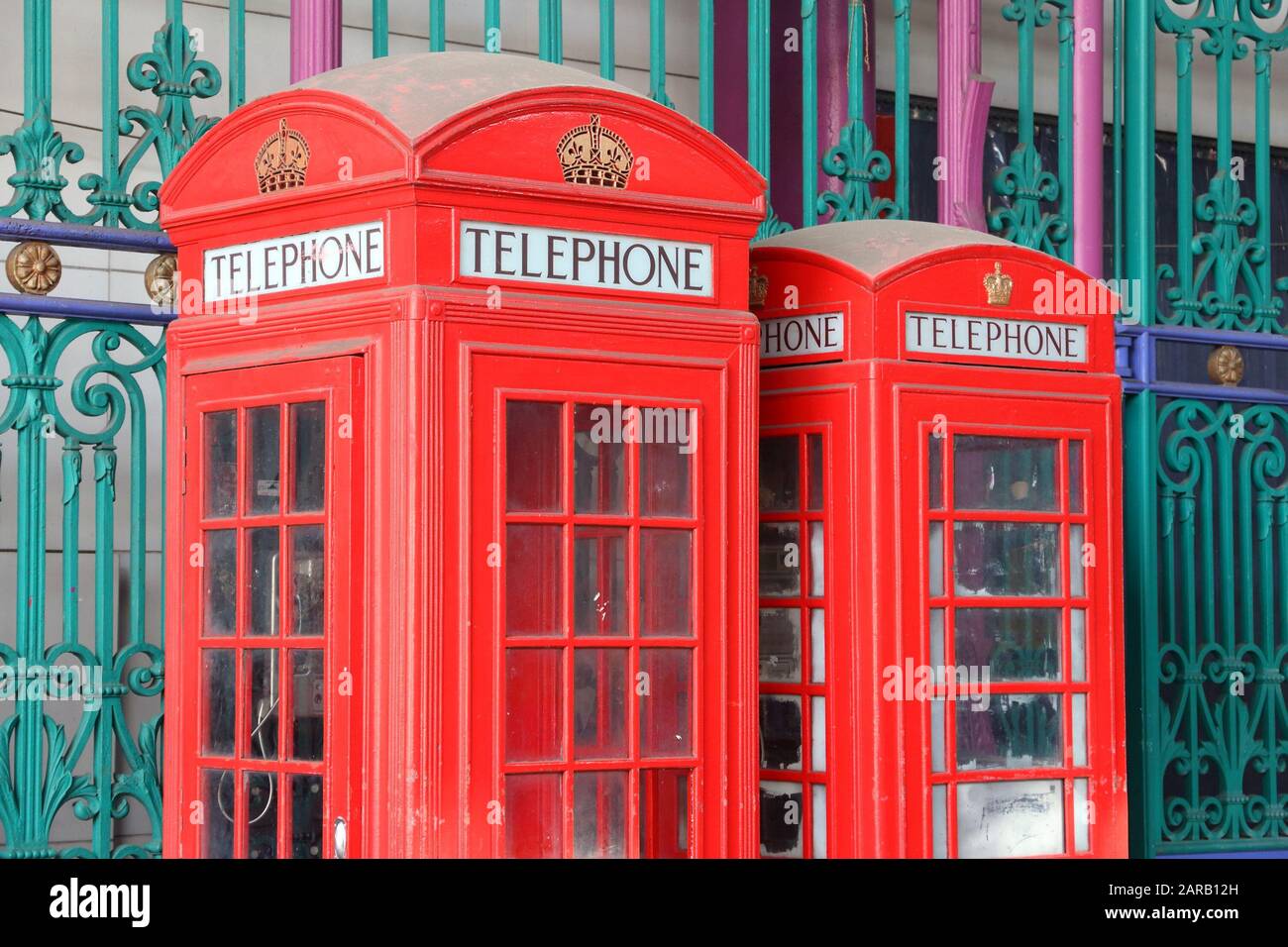 London Telefon - rote Telefonzellen in England. Stockfoto