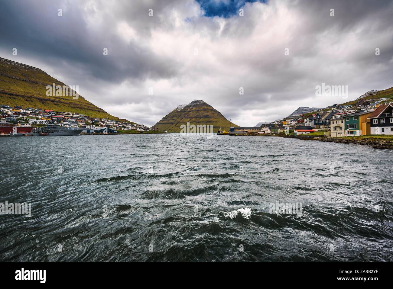 Die Insel Kunoy von klaksvik auf den Färöer, Dänemark gesehen Stockfoto