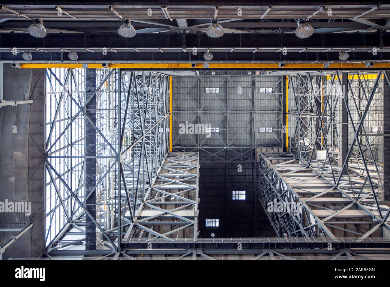 Innenbereich des VAB orVehicle Assembly Building im NASA Kennedy Space Center Stockfoto Innenbereich des VAB orVehicle Assembly Building im NASA Kennedy Space Center Stockfoto