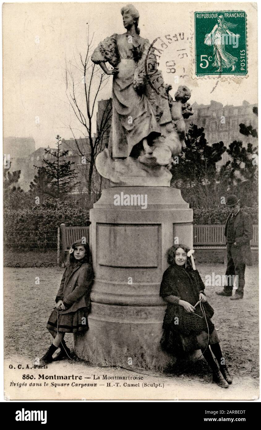 La Montmartroise Statue von Theophile Camel, Square Carpeaux, 18. Arrondissement, Montmartre, Paris, Frankreich. Die Statue wurde 1907 als Hommage an den Bildhauer und Künstler Jean-Baptiste Carpeaux enthüllt. Stockfoto