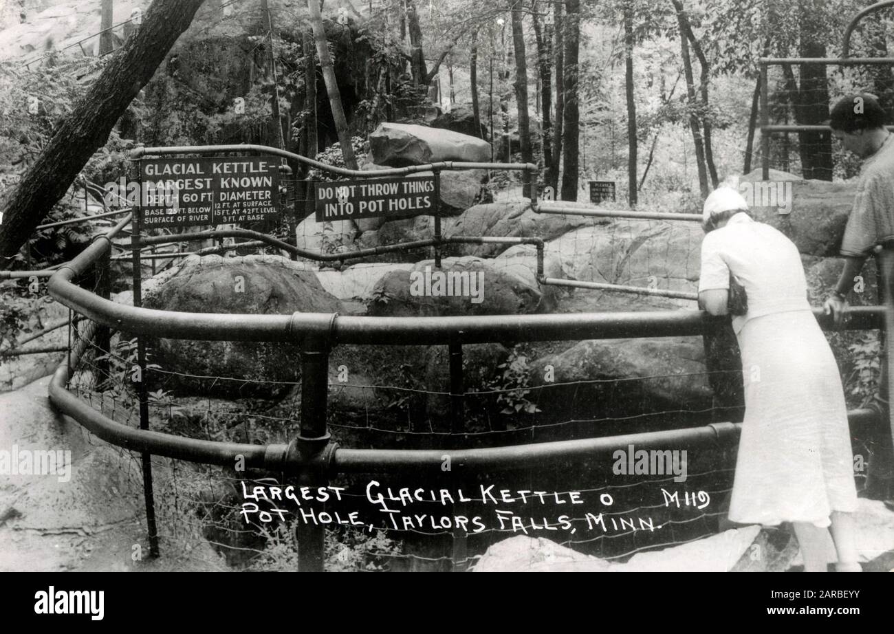 Der Größte Glazial Kettle (Pot Hole) bei Taylor Falls, Minnesota, USA. Datum: Ca. 1930er Jahre Stockfoto