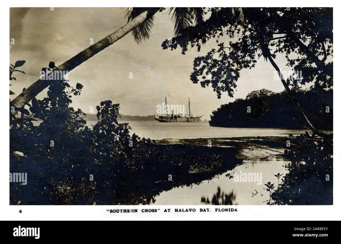 Die Yacht Southern Cross in Halavo Bay, Florida Islands (Nggela Islands), Salomonen. Stockfoto