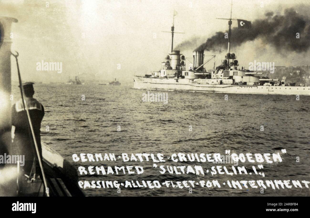 WW1 - Bosporus, Istanbul, Türkei - der deutsche Kampfverbrecher Goeben umbenannt in Sultan Selim I - vorbei an der alliierten Flotte zur Internierung nach der Gefangennahme/Kapitulation. Stockfoto
