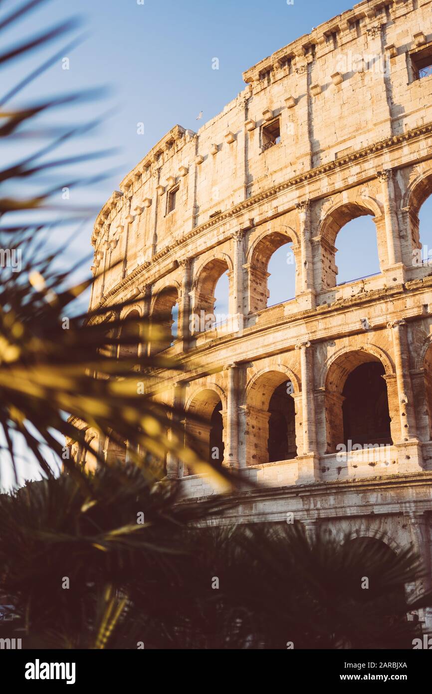 ROM, Italien - 2. Januar 2020: Das Kolosseum in Rom, Italien Stockfoto
