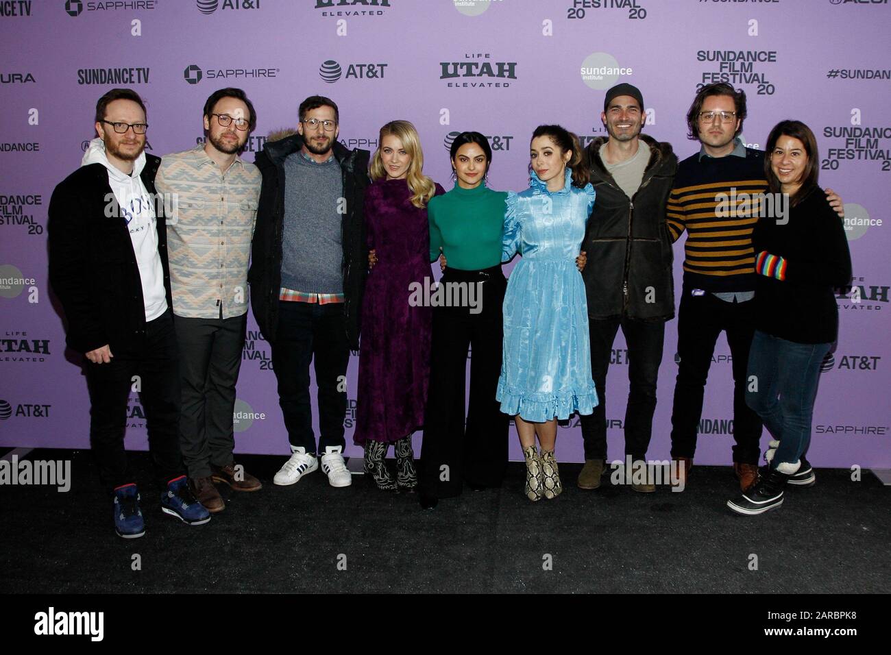 Park City, UT, USA. Januar 2020. Akiva Schaffer, Max Barbakow, Andy Samberg, Meredith Hagner, Camila Mendes, Cristin Milioti, Tyler Höchlin, Andy Siara, Becky Sloviter bei der Ankunft für Palm SPRINGS Premiere auf dem Sundance Film Festival 2020, Library Center Theatre, Park City, UT 26. Januar 2020. Credit: Ja/Everett Collection/Alamy Live News Stockfoto