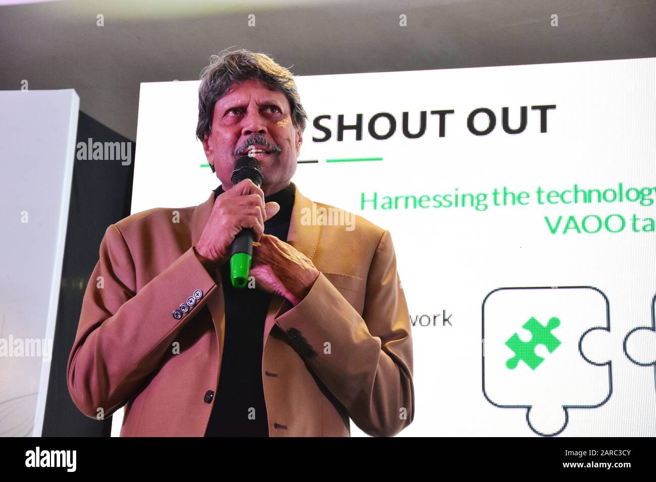 Kapil dev (Ehemaliger indischer Kricketspieler) spricht während einer Markenstarten-Anwendung "SHOUT" VAAO die Veranstaltung wurde im Park Hotel in Neu-Delhi abgehalten. Stockfoto