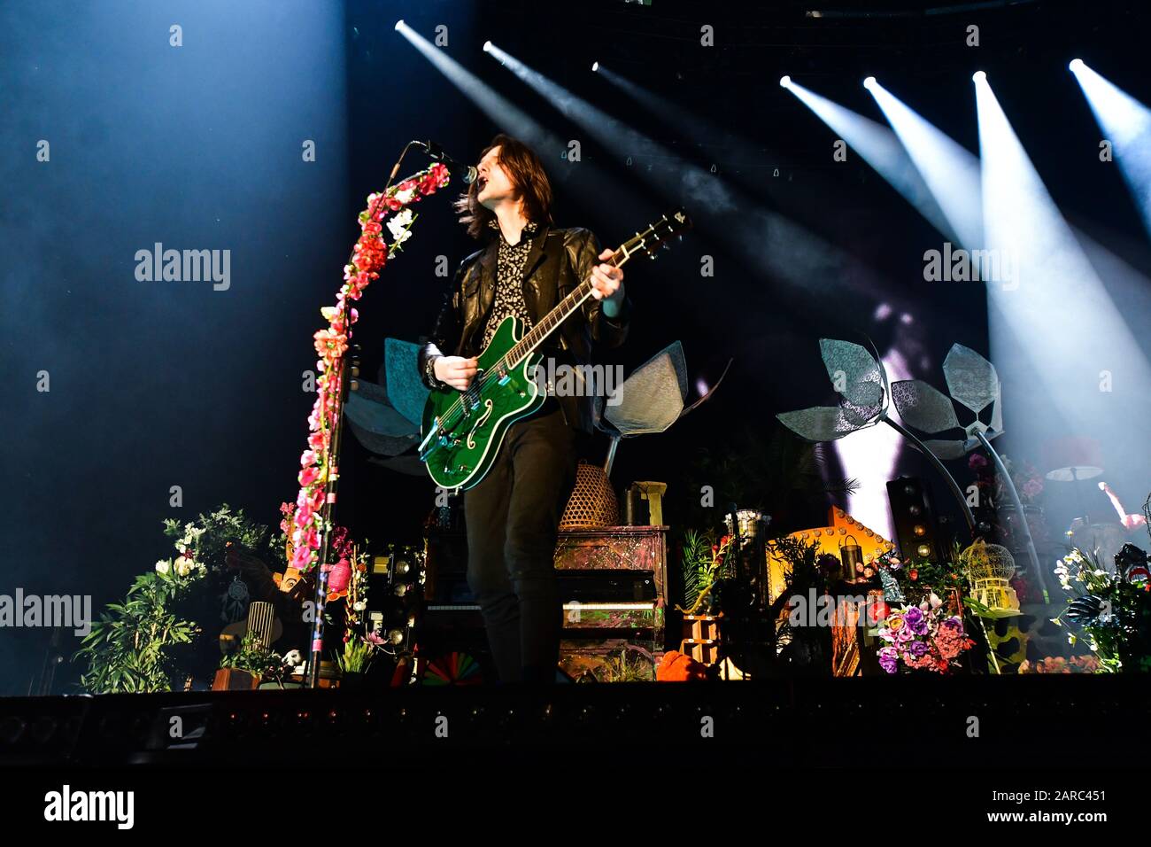 Leipzig, Deutschland. Januar 2020. Nach vier Jahren Babypause der Sängerin Stefanie Kloß Silbermond sind sie 2020 wieder auf ihrer neuen Tournee 'Schritte', wo die Band ihr erstes Heimspiel der aus Sachsen stammenden Formation in der 'Quarterback Arena Leipzig' hatte. Die Tour wird bis Sommer 2020 fortgesetzt (Credit: Thomas Stolle) Credit: Nico Schimmelpfennig / dpa-Zentralbild / ZB / dpa / Alamy Live News Stockfoto