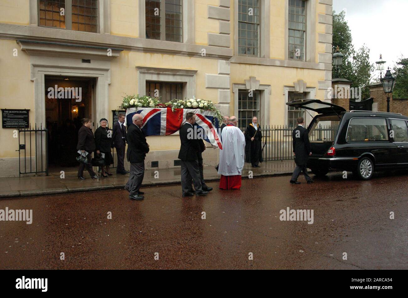 Beerdigung des Lieblingsbutlers Wiliam Tallon der Königinmutter, auch liebevoll bekannt als "Backstairs Billy" in der Queen's Chapel im St James's Palace, London im Jahr 2007. Stockfoto