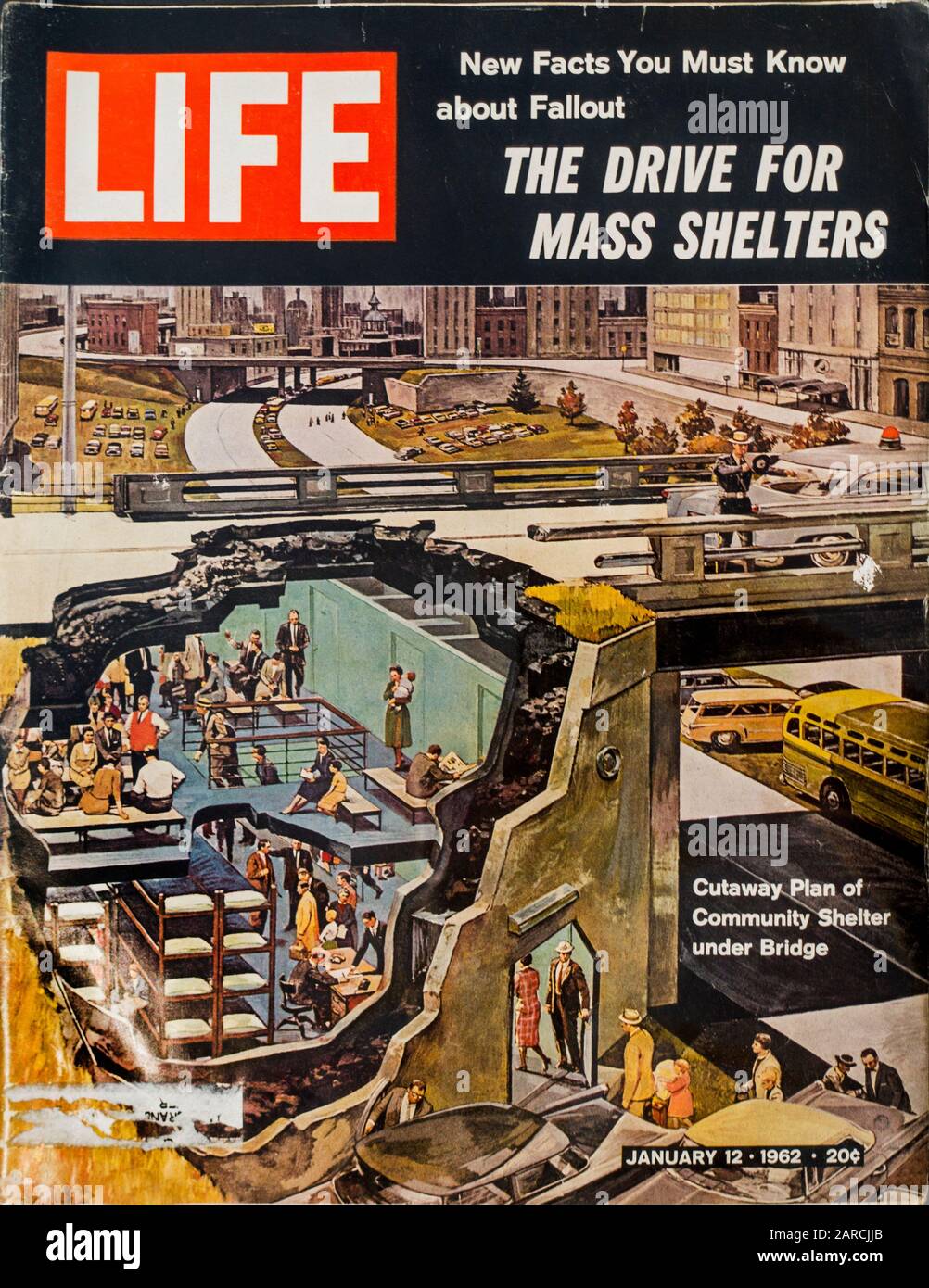 Frontcover der amerikanischen Zeitschrift Life, Ausgabe vom 12. Januar 1962, die die Fallout Shelter der Gemeinde während des Kalten Krieges zeigt Stockfoto