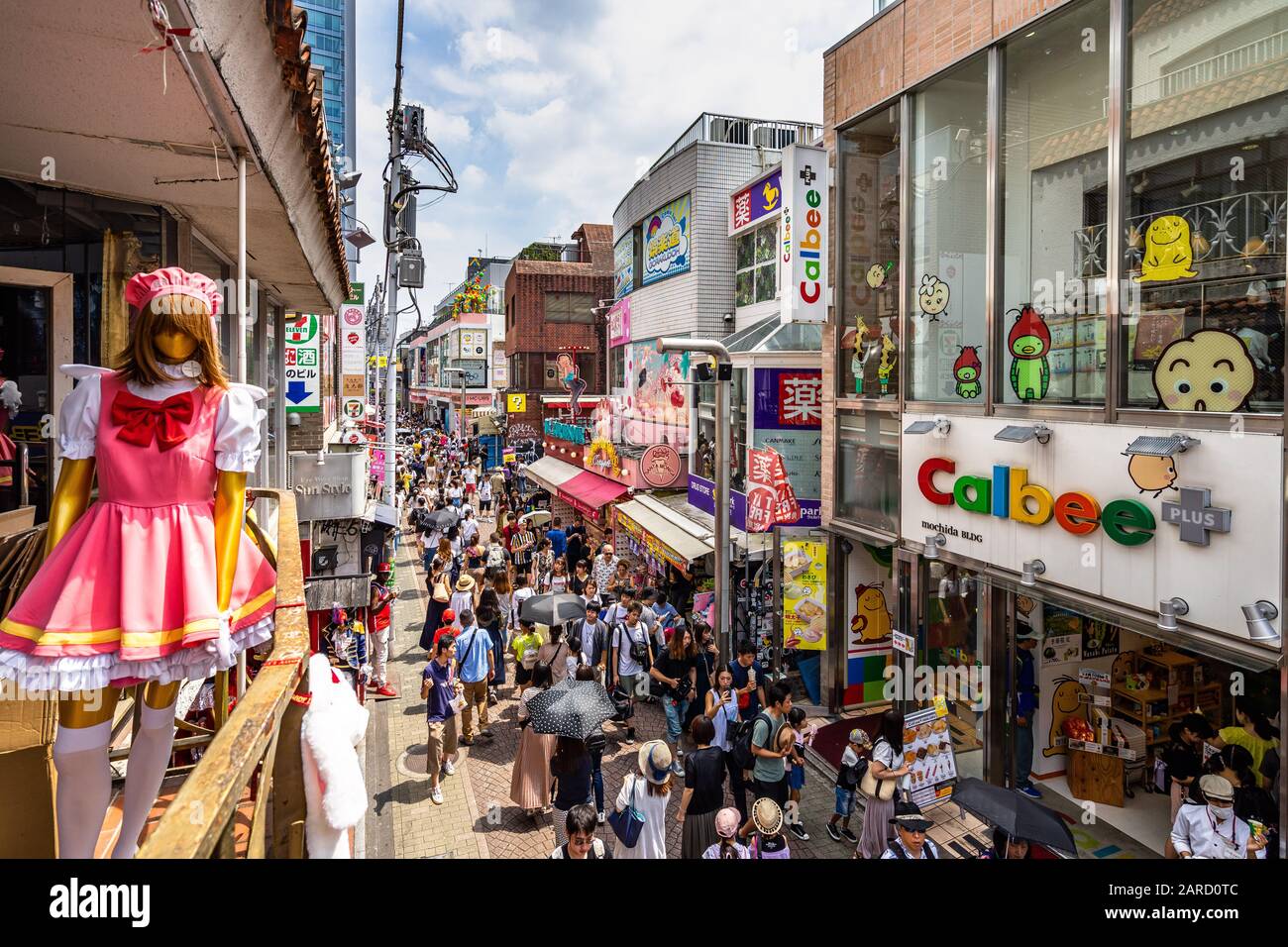 Junge leute takeshita dori Fotos und Bildmaterial in hoher Auflösung