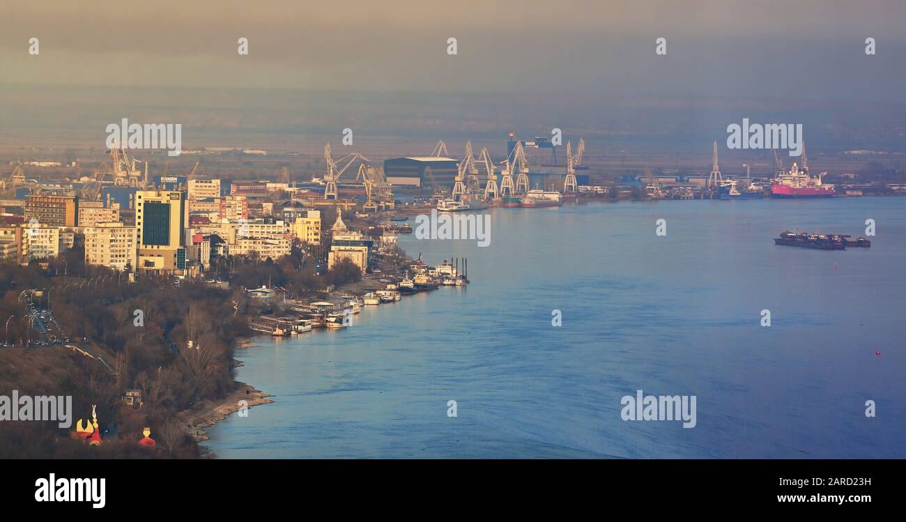 Galati, Rumänien - 26. Januar 2020 Panorama Galati Stadt Und Donau Fluss Stockfoto