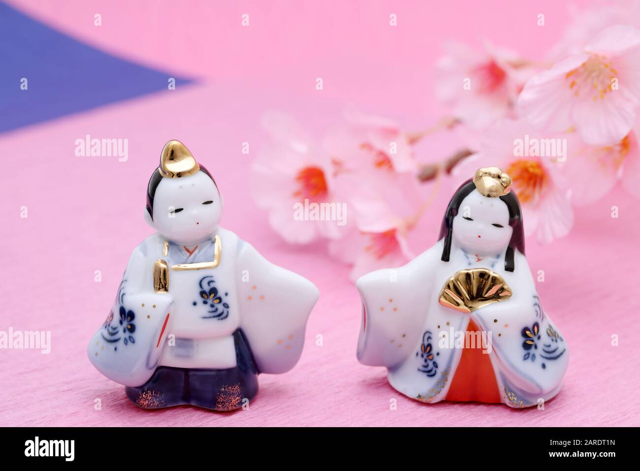 Traditionelle japanische Puppen, die für ein Hinamaturi-Festival für Mädchen verwendet werden Stockfoto