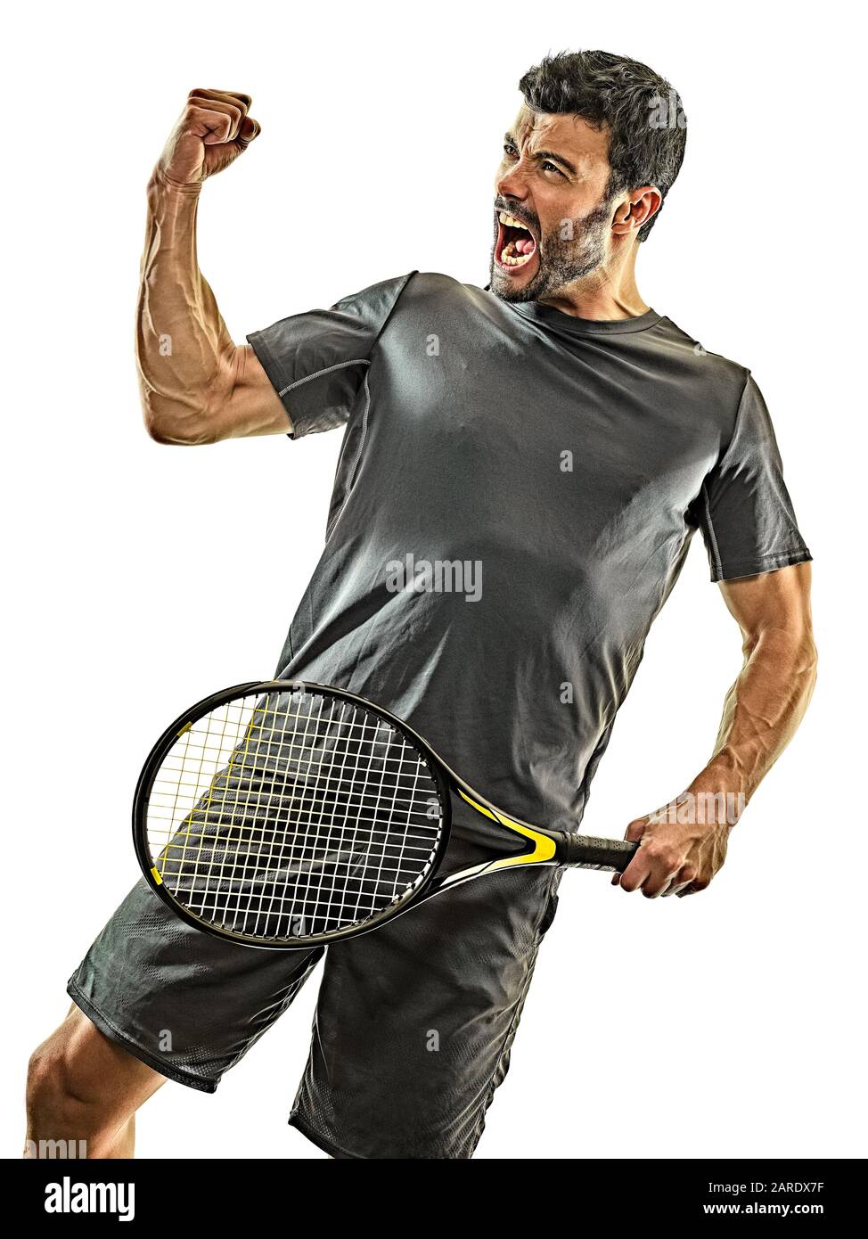 Ein kaukasischer, reifer Tennisprofi glücklicher Gewinner, stark im Studio isoliert auf weißem Hintergrund Stockfoto
