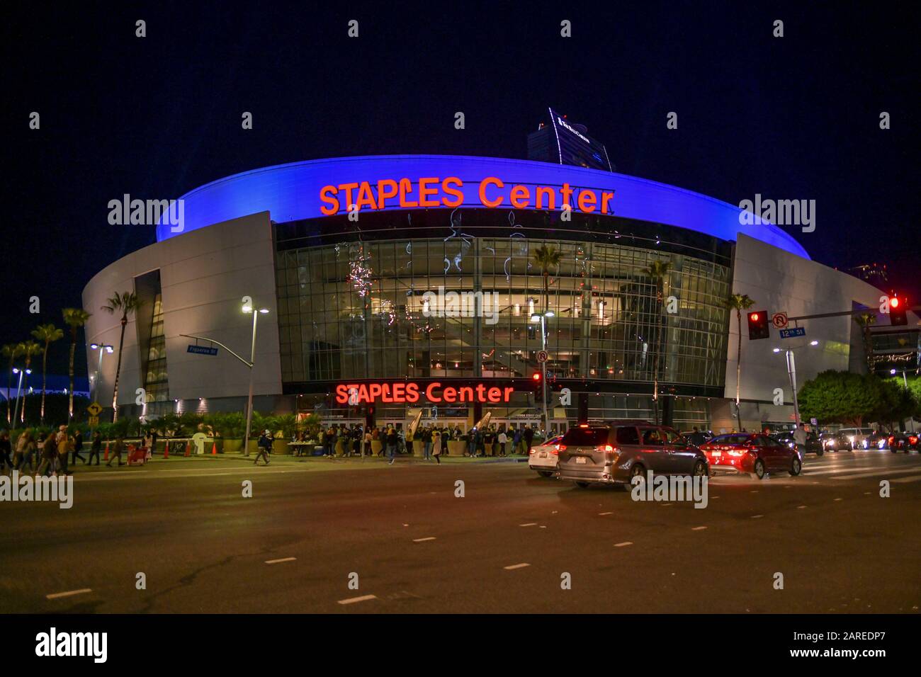 Las Vegas, NV, USA. Januar 2020. Atmosphäre Los Angeles Laker Fans versammeln sich, um Kobe im Staples Center in Los Angeles, CA am 27. Januar 2020 zu betrauern. Kredit: Damairs Carter/Media Punch/Alamy Live News Stockfoto