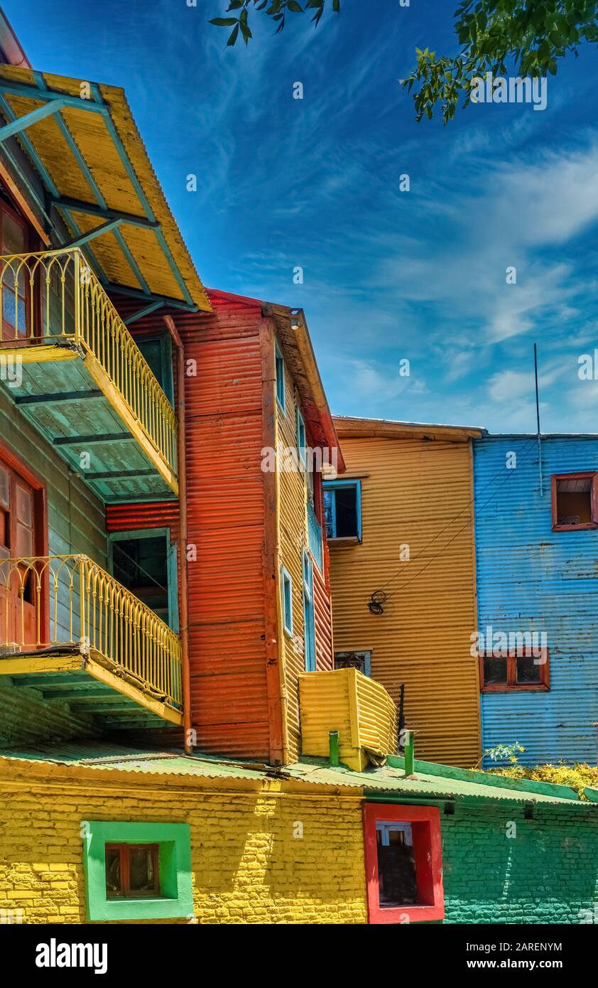 Bunte Caminto Straßenbilder in La Boca, dem ältesten Arbeiterviertel von Buenos Aires, Argentinien. Stockfoto