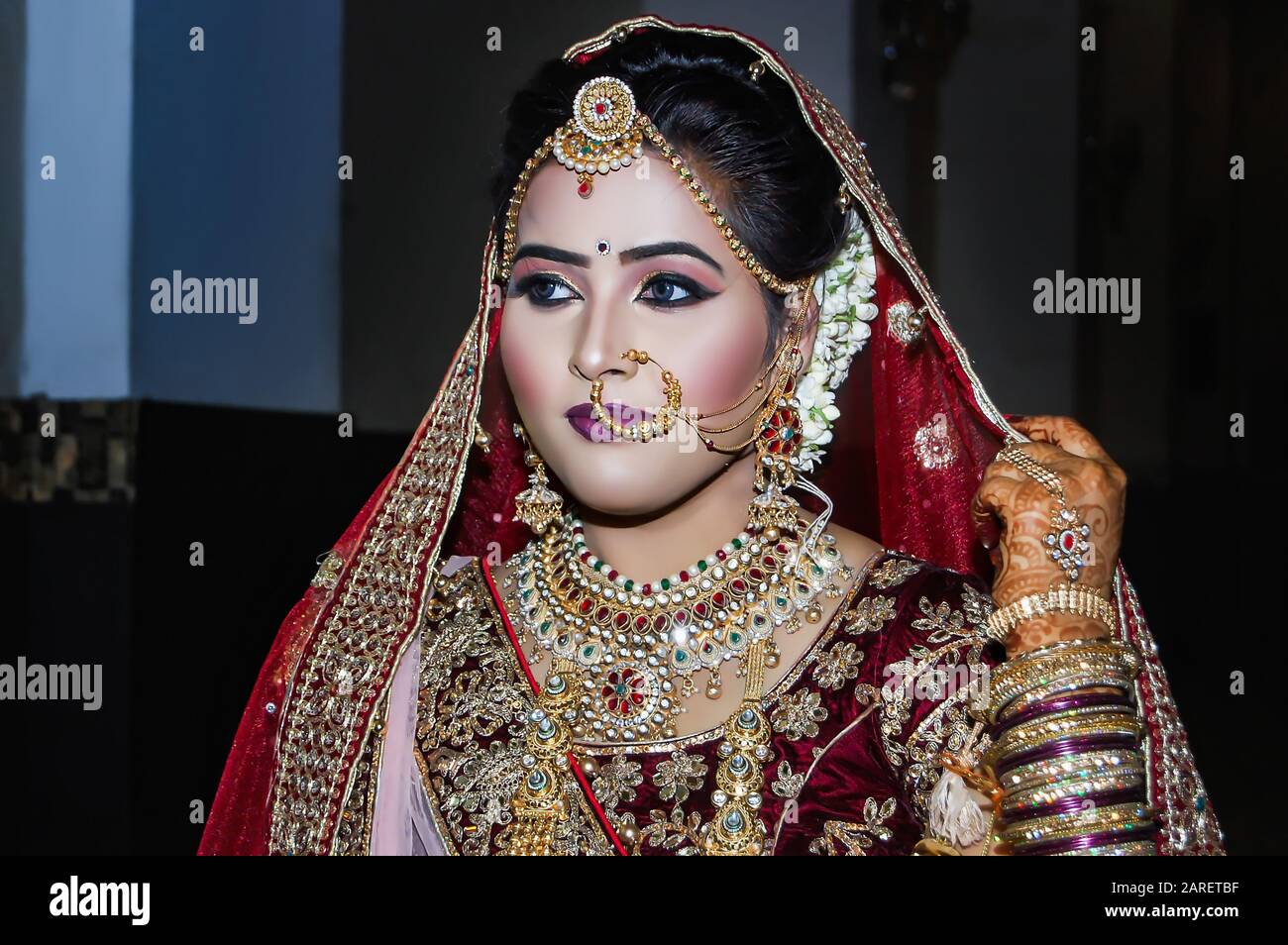 Nahaufnahme Schöner Optik indischer Brautpaare. Stockfoto