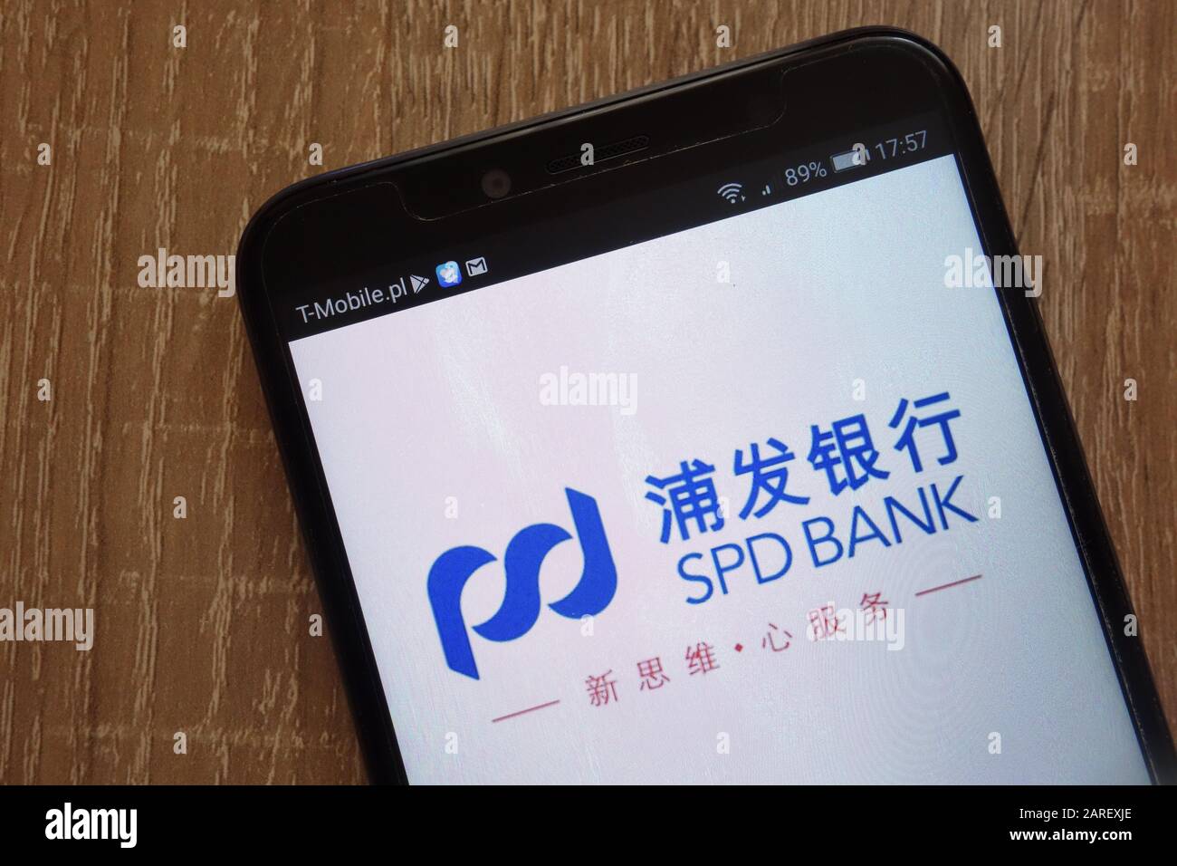 Das Logo der Shanghai Pudong Development Bank (SPD Bank) wird auf einem modernen Smartphone angezeigt Stockfoto