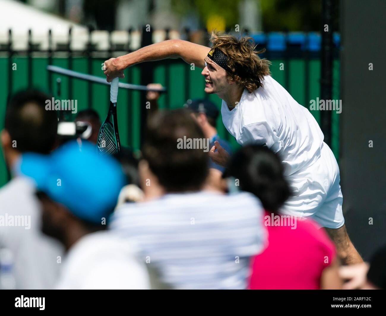 Melbourne, Australien. Januar 2020. Tennis: Grand Slam, Australian Open. Alexander Zverev trainiert seinen Schaufelschlag. Credit: Frank Molter / dpa / Alamy Live News Stockfoto