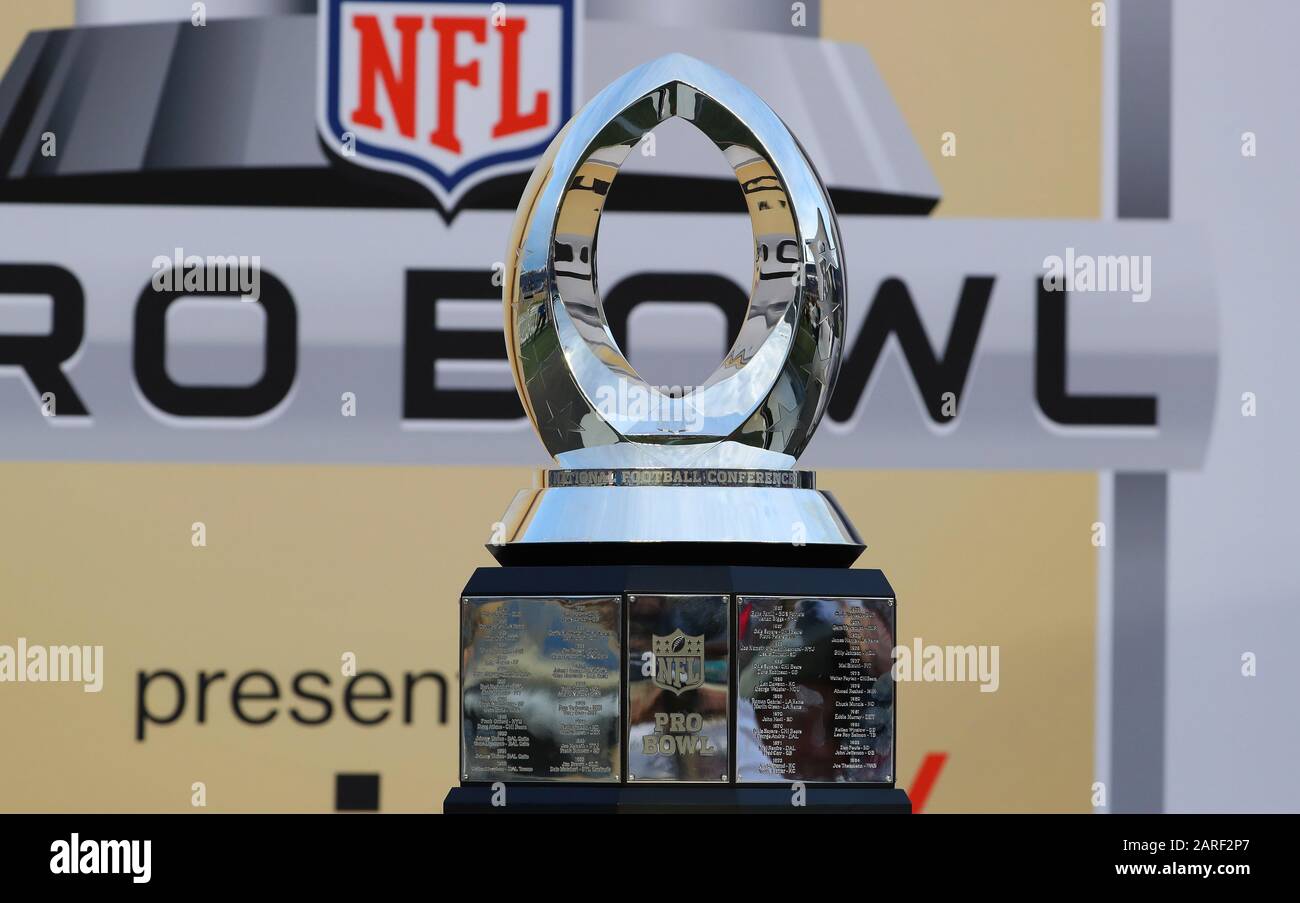 Die Trophäe Pro Bowl wird während des Pro Bowl, Sonntag, 26. Januar 2020, im Camping World Stadium in Orlando, Florida, angezeigt. (Foto von IOS/ESPA-Images) Stockfoto