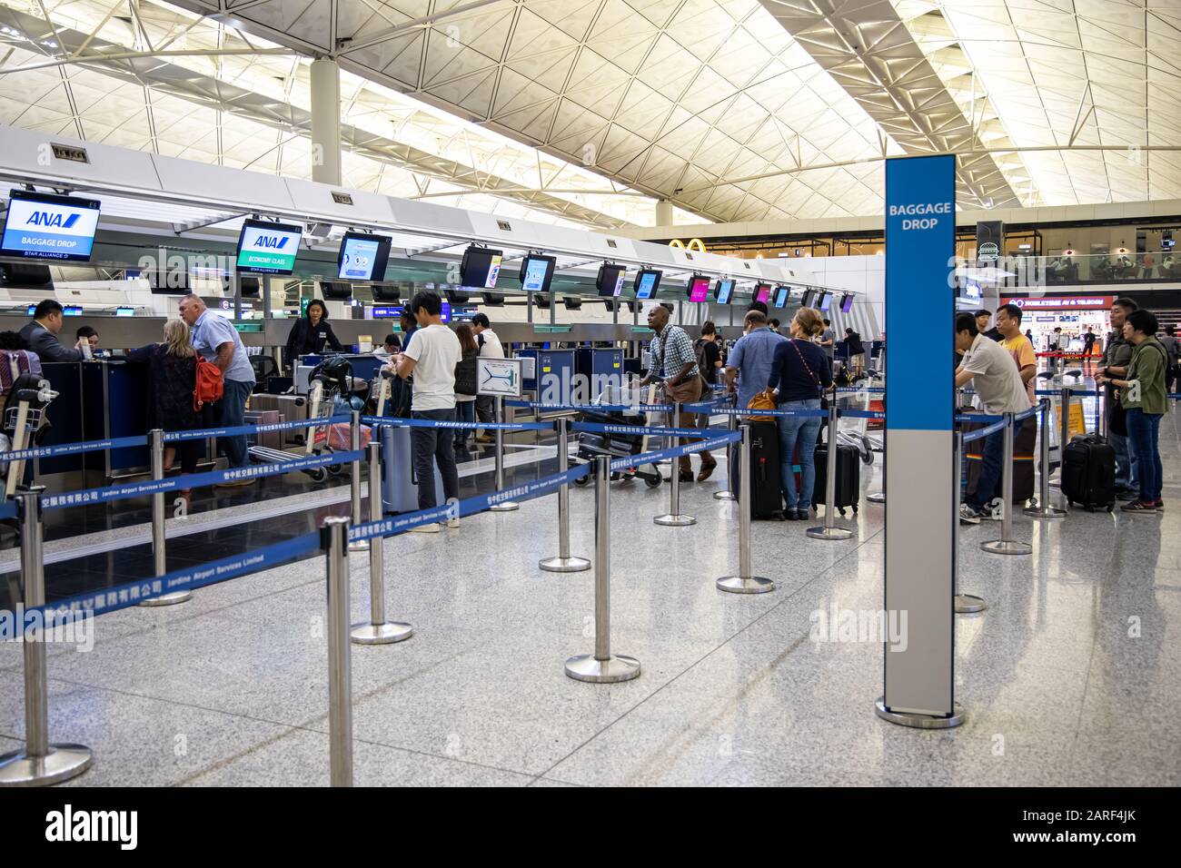 Lantau, Hongkong - 18. September 2019: Informationstafel Zum Abflug Von Flugzeugen am Internationalen Flughafen Hongkong Stockfoto