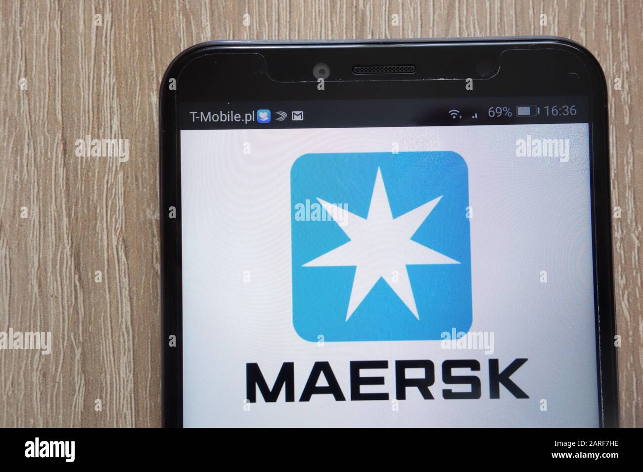 Das Maersk-Logo wird auf einem modernen Smartphone angezeigt Stockfoto